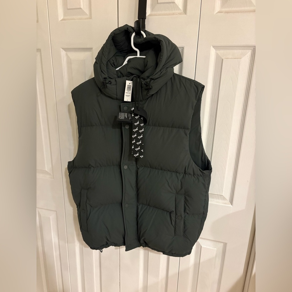 NWT Aritzia/TNA Mr Super Puff Vest